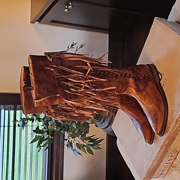 Closing my Poshmark closet! Gorgeous Bed Stu Boots - Picture 2 of 7